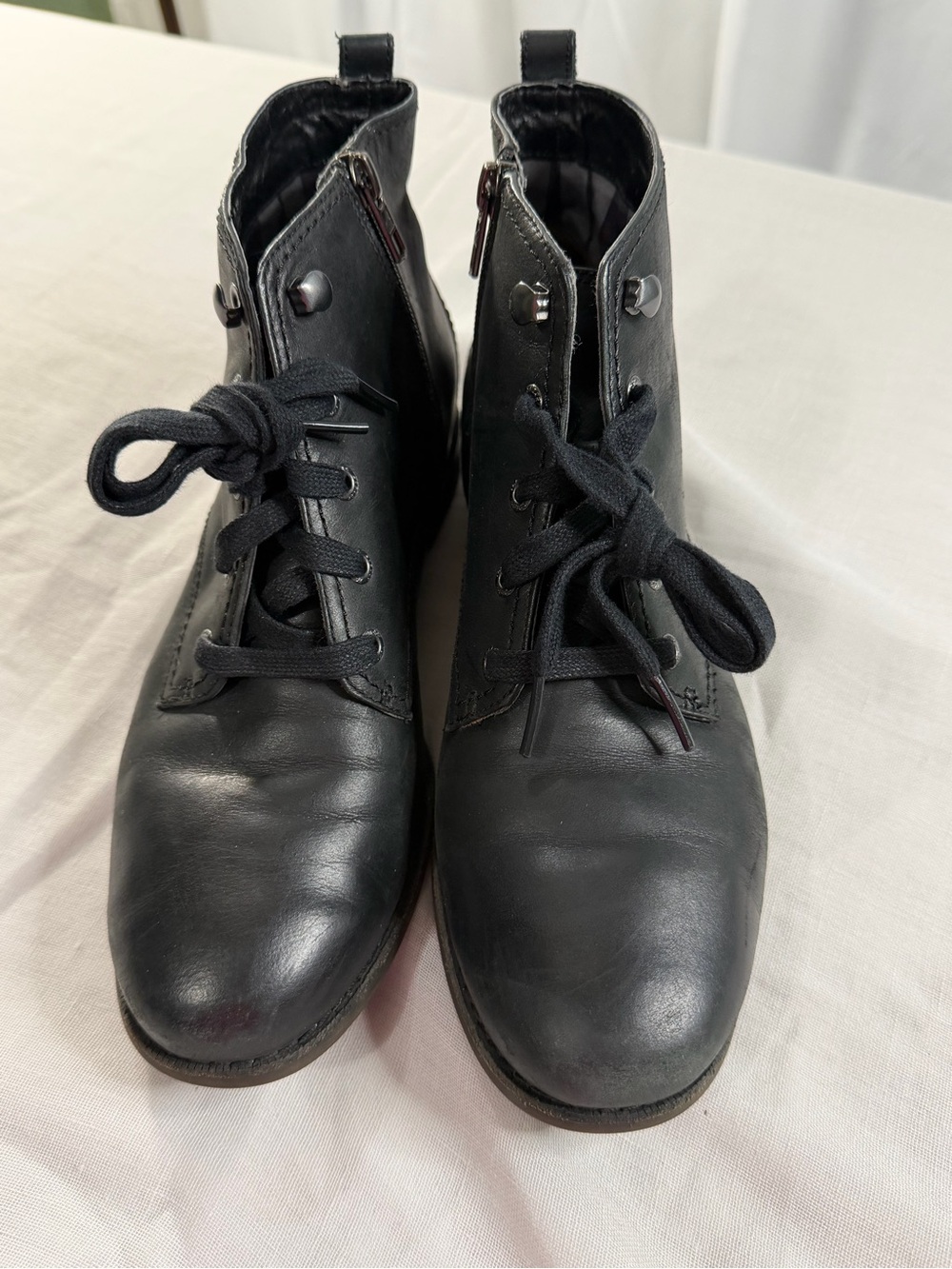 Sperry Black Leather Boot with Plaid Inner Lining